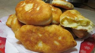 Дрожжевые пирожки в хлебопечке с картошкой несладкие