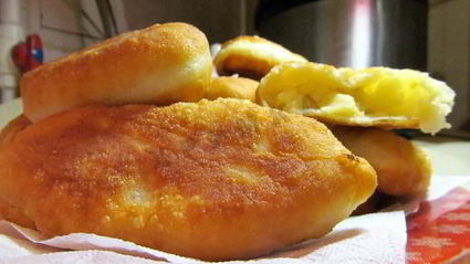 дрожжевые пирожки в хлебопечке с картошкой несладкие