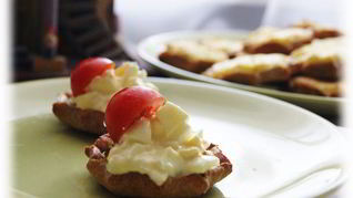 Карельские пирожки с картошкой и яичным соусом