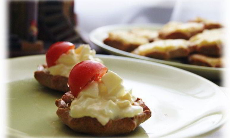 Рецепт карельских пирожков с картошкой и яичным соусом