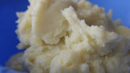 карельские пирожки с картошкой и яичным соусом