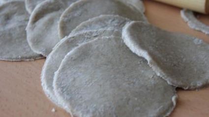 карельские пирожки с картошкой и яичным соусом