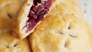 Клюквенно-яблочные пирожки