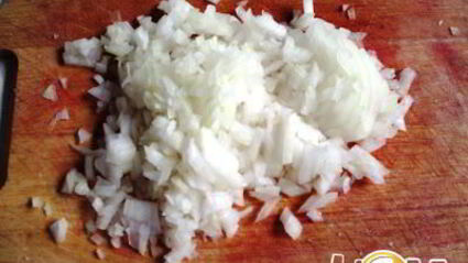 печеные пирожки с жареной капустой и яйцом