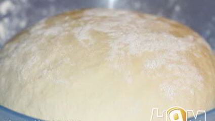 печеные пирожки с жареной капустой и яйцом