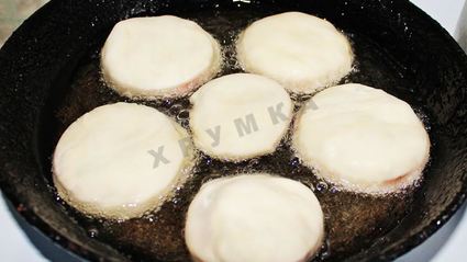 пирожки бомбочки с помидорами и сыром