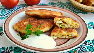 Пирожки из творожного теста с капустой и яйцом