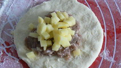 пирожки из творожного теста с мясом и картошкой