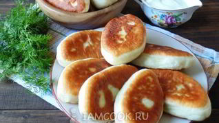 Пирожки с горохом, жареные на сковороде