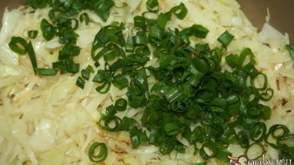 пирожки с капустой и сосисками