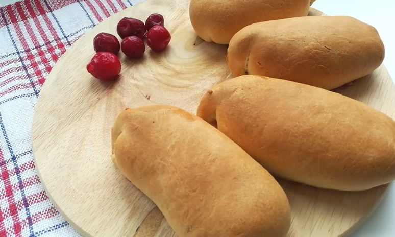 Рецепт пирожков с творогом и вишней