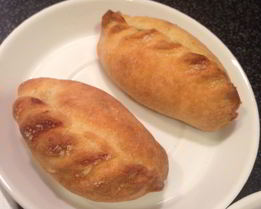 Пирожки с яблоками из творожного теста