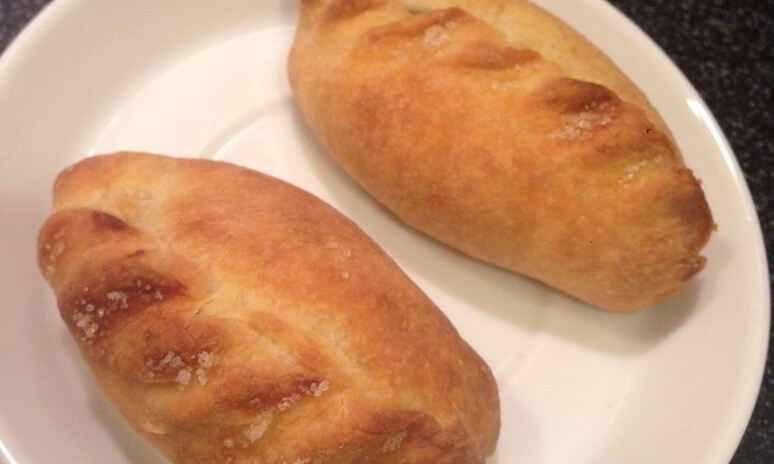 Рецепт пирожков с яблоками из творожного теста