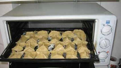 пирожки с яблоками, орехами и курагой