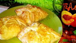 Пирожки слоеные конвертики с творогом