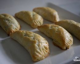 Пирожки со шпинатом и сыром Фета