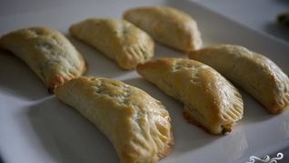 Пирожки со шпинатом и сыром Фета