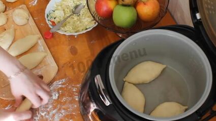 пирожки в мультиварке с капустой