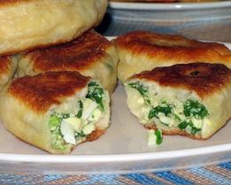 Пирожки жареные с зеленым луком и яйцом дрожжевые