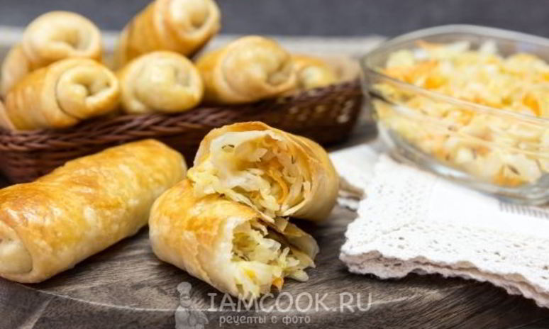 Рецепт постных слоеных пирожков с квашеной капустой