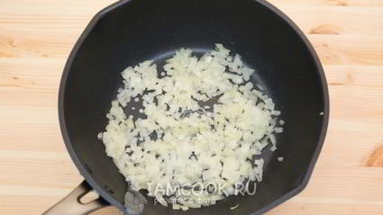 постные слоеные пирожки с квашеной капустой