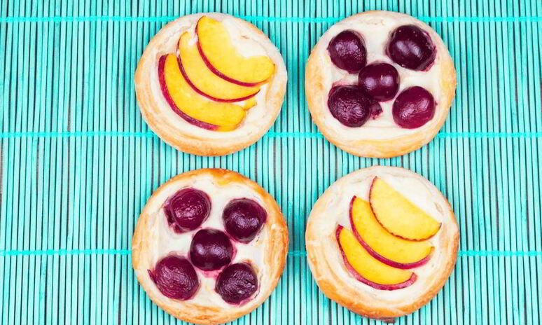 Рецепт слоеных пирожков на завтрак