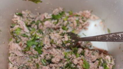 закусочные пирожки с тунцом и сыром джюгас