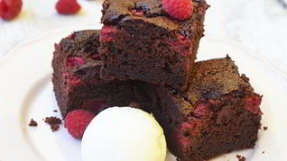 Брауни на темном пиве с малиной