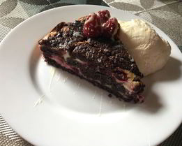 Брауни с творогом и вишней