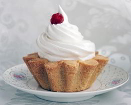 Домашние пирожные Корзиночка с белковым кремом