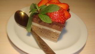 Кофейное пирожное Три шоколада