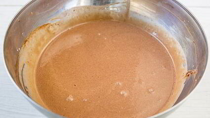 муссовое пирожное с шоколадом и маракуйей