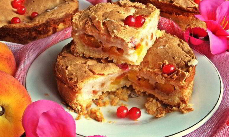 Рецепт нежного пирожного с персиками