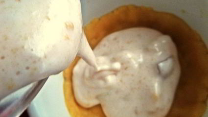 нежное пирожное с персиками