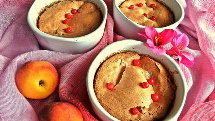 нежное пирожное с персиками