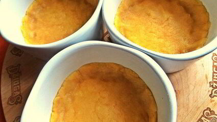 нежное пирожное с персиками