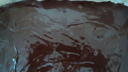 пирожное черный шоколад со взбитыми сливками