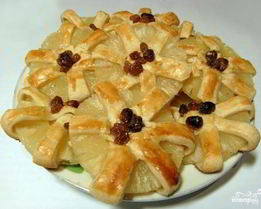 Пирожное из слоеного теста