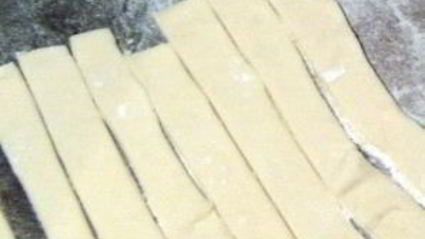 пирожное из слоеного теста