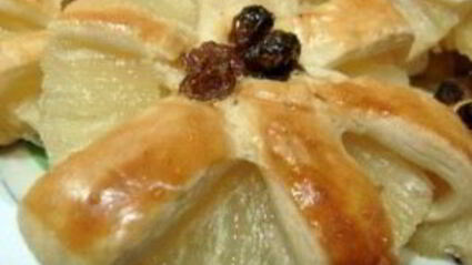 пирожное из слоеного теста