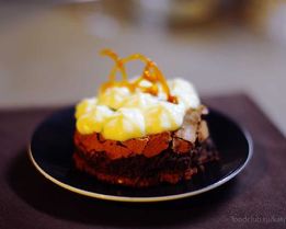 Пирожное с маскарпоне и апельсиновой карамелью