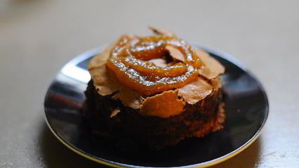 пирожное с маскарпоне и апельсиновой карамелью