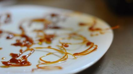 пирожное с маскарпоне и апельсиновой карамелью