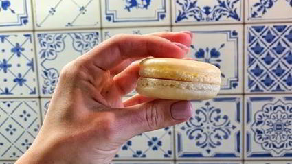 пирожные макароны на французской меренге