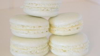 пирожные макароны на французской меренге