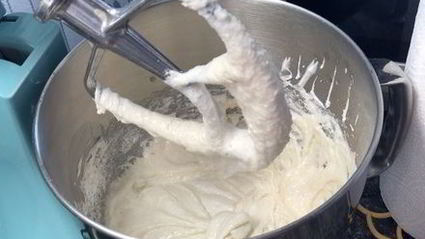 пирожные макароны на французской меренге