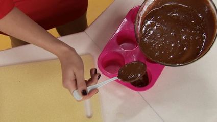 пирожные с горячим шоколадом