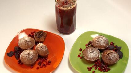 пирожные с горячим шоколадом