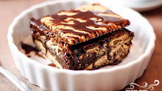 Пирожные с кофейным соусом