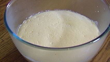 хрустящая пицца с ветчиной, помидорами и перцем